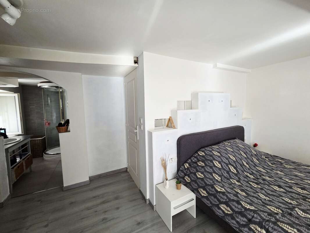 Maison à SAINT-CHINIAN