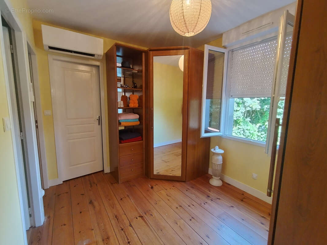 Maison à CIVRAC-SUR-DORDOGNE