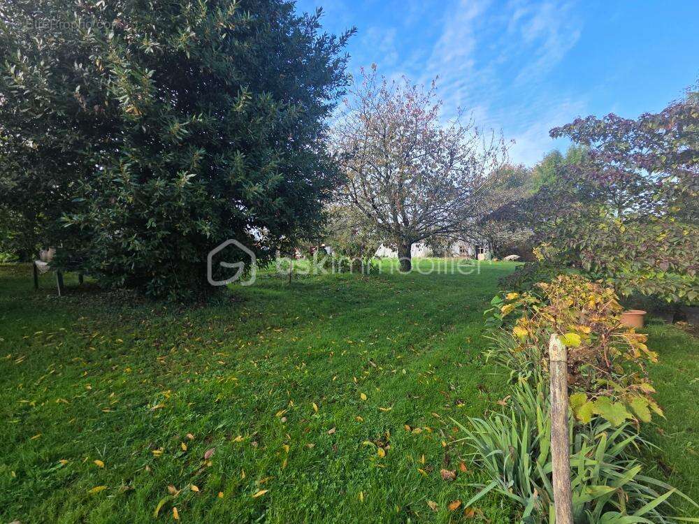 Maison à LE BUSSEAU