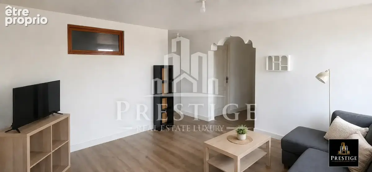 HYÈRES CENTRE — Appartement T2 - photo 5