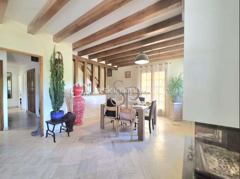 Maison à LORREZ-LE-BOCAGE-PREAUX