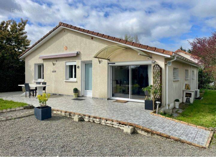 Maison à VIC-EN-BIGORRE