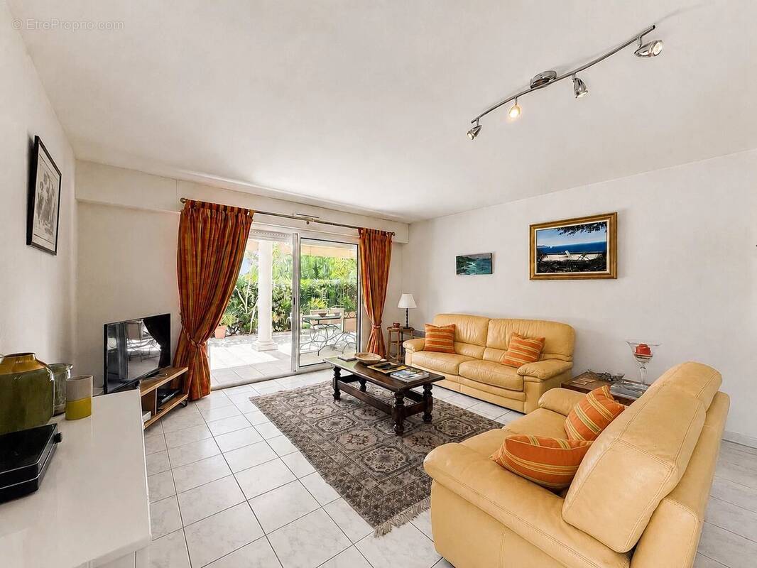 Appartement à MANDELIEU-LA-NAPOULE