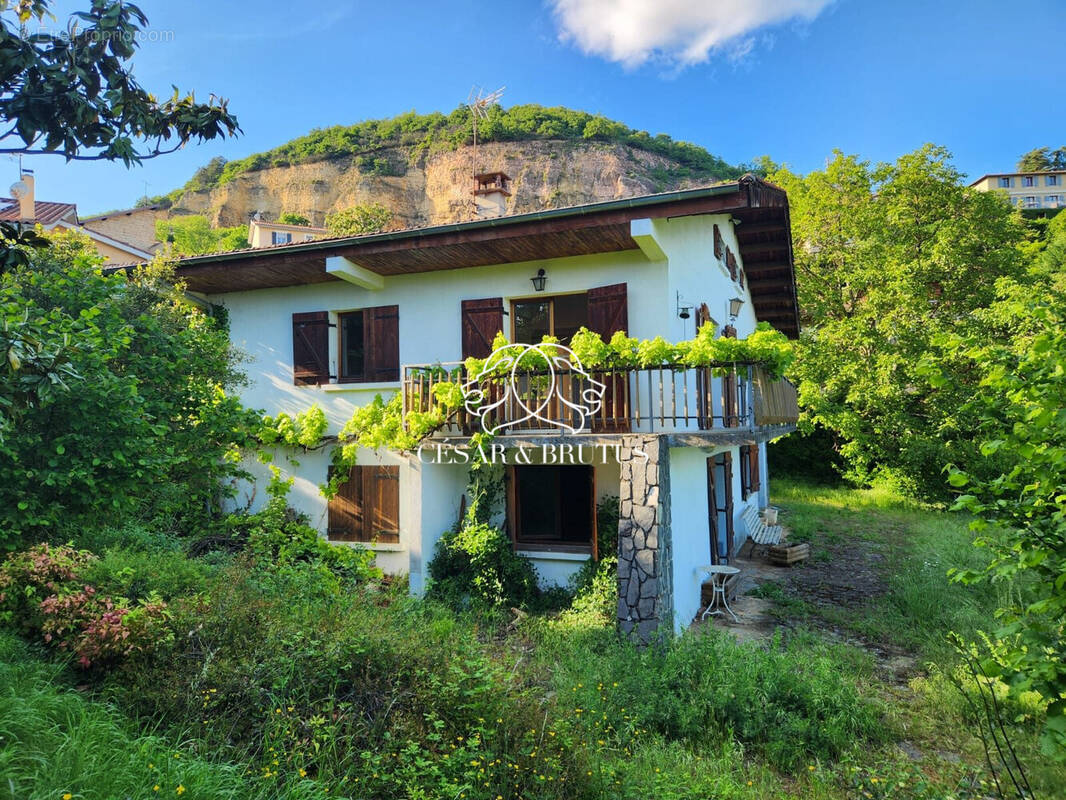 Maison à COUZON-AU-MONT-D'OR