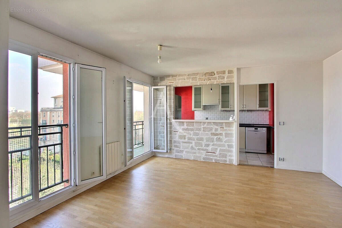 Appartement à VILLENEUVE-LA-GARENNE