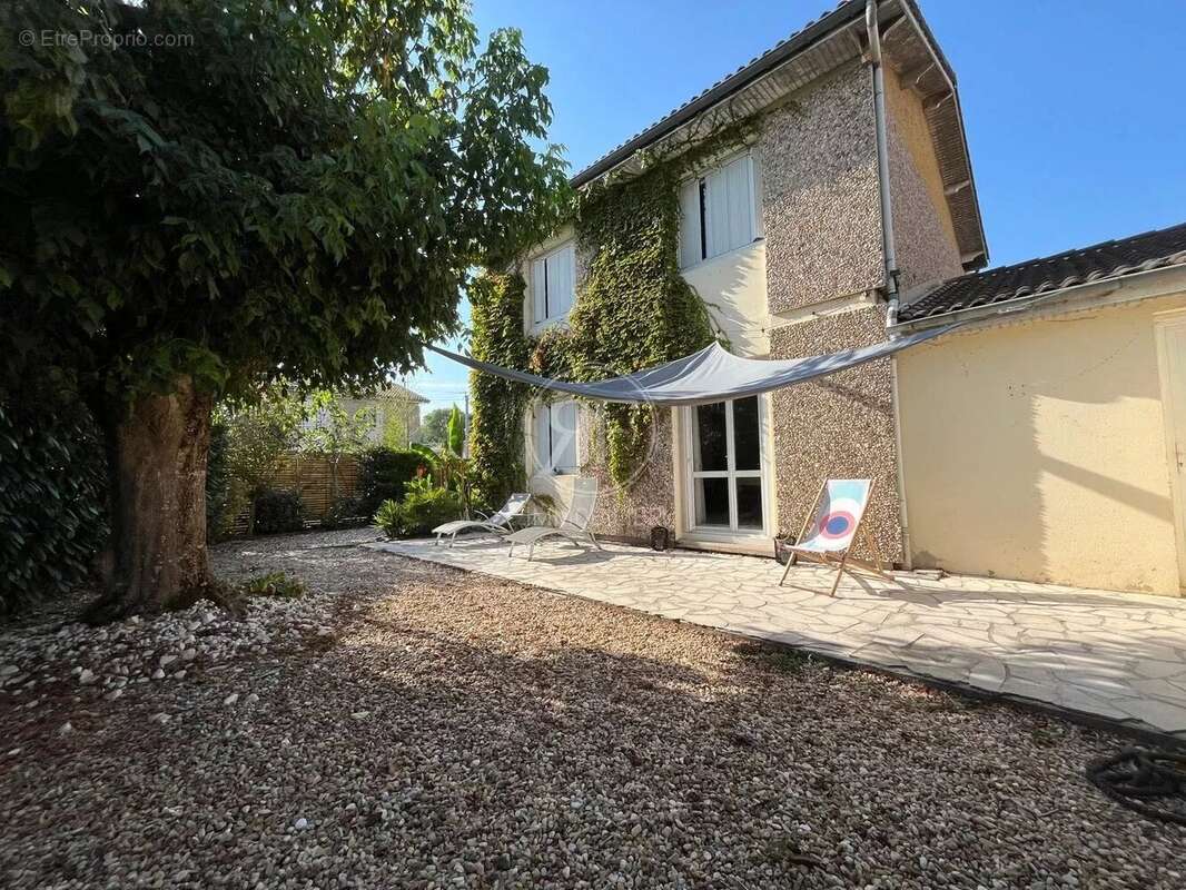 Maison à SAINT-EMILION