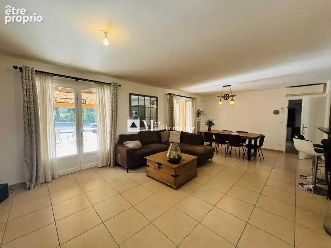 À vendre - Maison de Plain-Pied à La Garde-Freinet - 83680 - photo 2