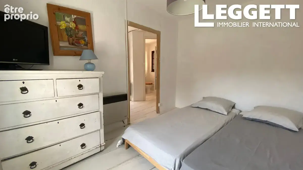 Une perle rare ! Maison de village en pierre avec une superbe piscine, des terrasses et dépendance attenante - photo 8