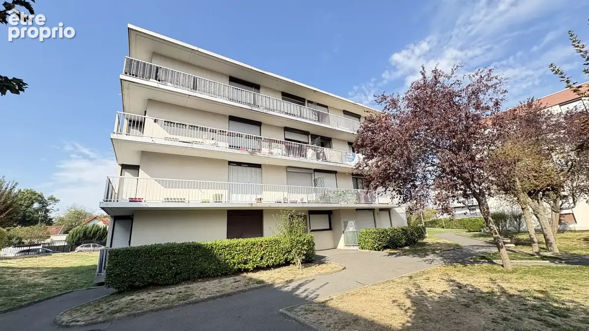Appartement à VAUJOURS