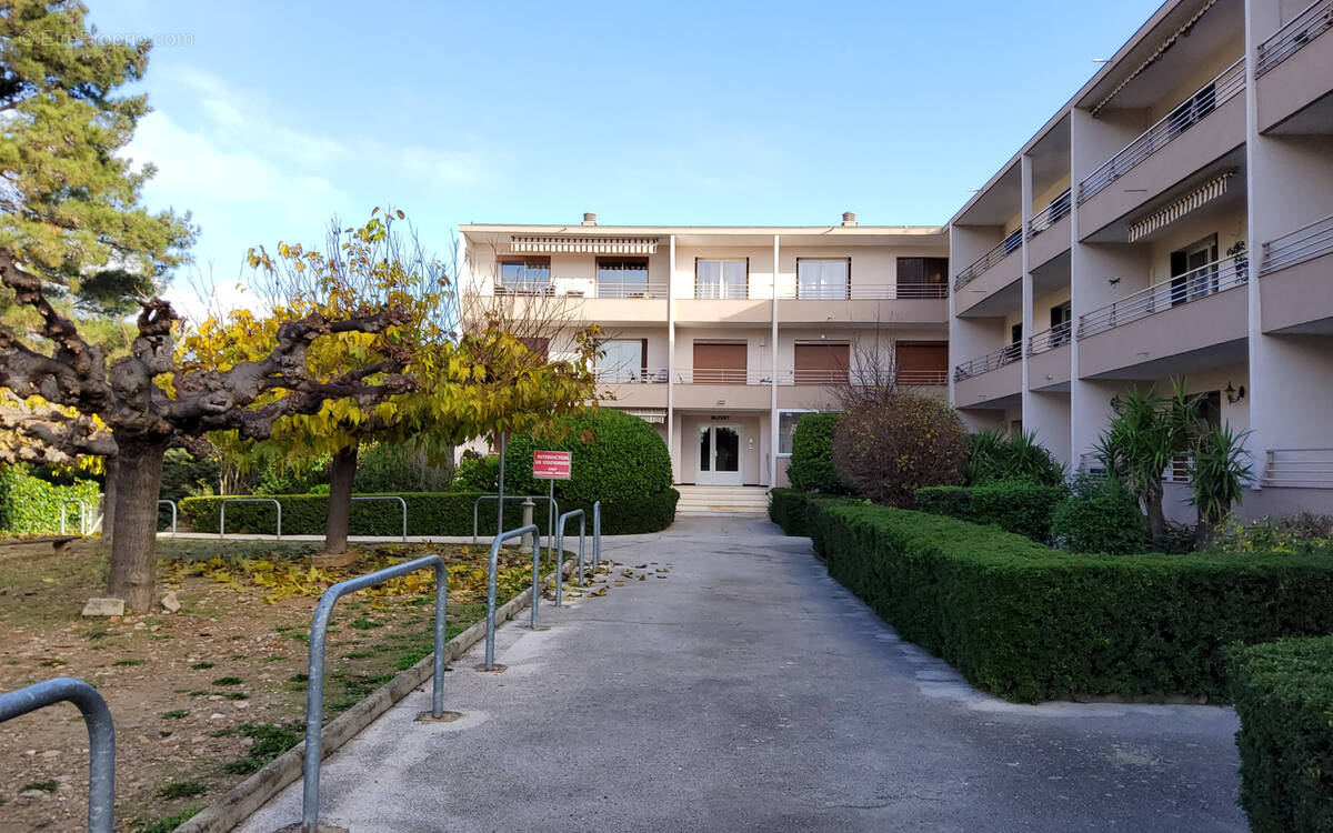 Appartement à CUERS