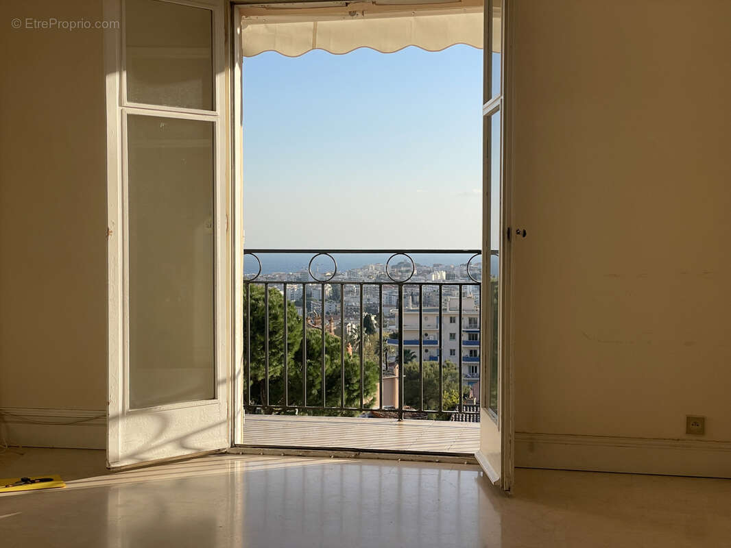 Appartement à LE CANNET