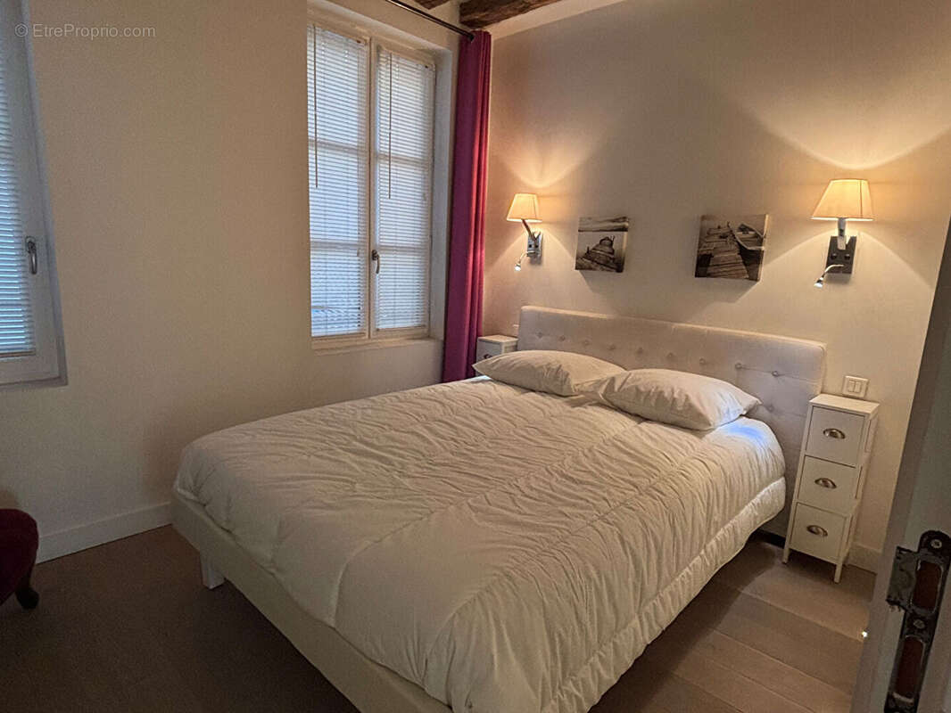 Appartement à PARIS-2E