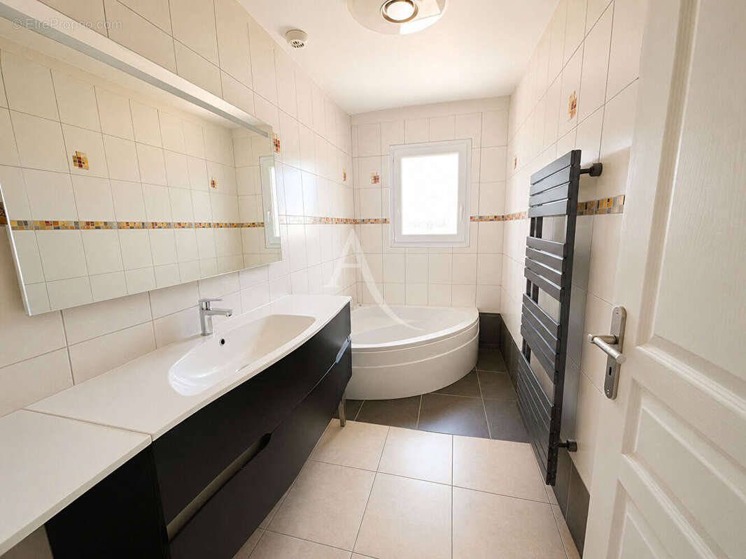 10 MINUTES BESSIERES ? Propriété familiale de standing de 175 m² avec piscine, spa, double habitation et prestations haut de gam - photo 12