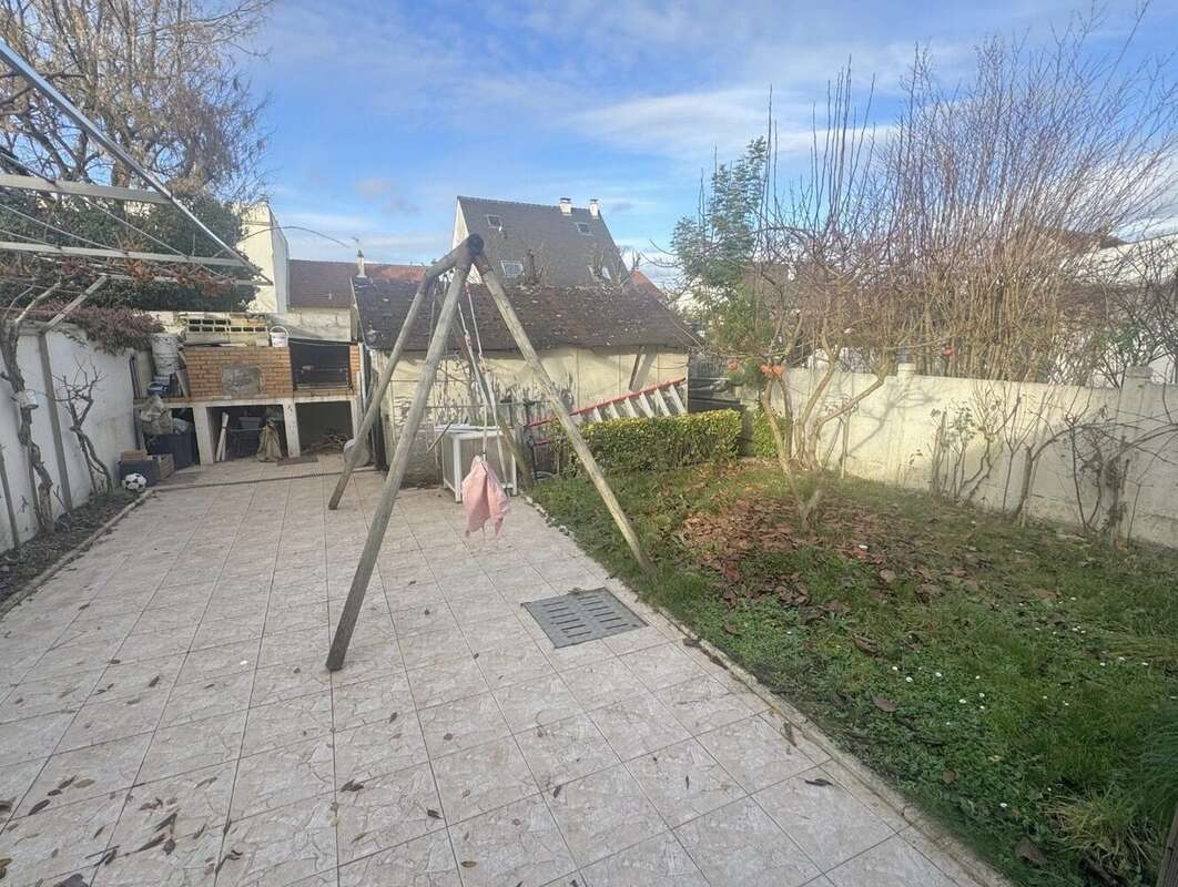 Maison à SARTROUVILLE