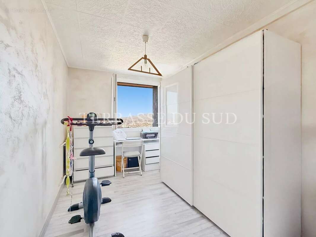 Appartement à MARSEILLE-12E