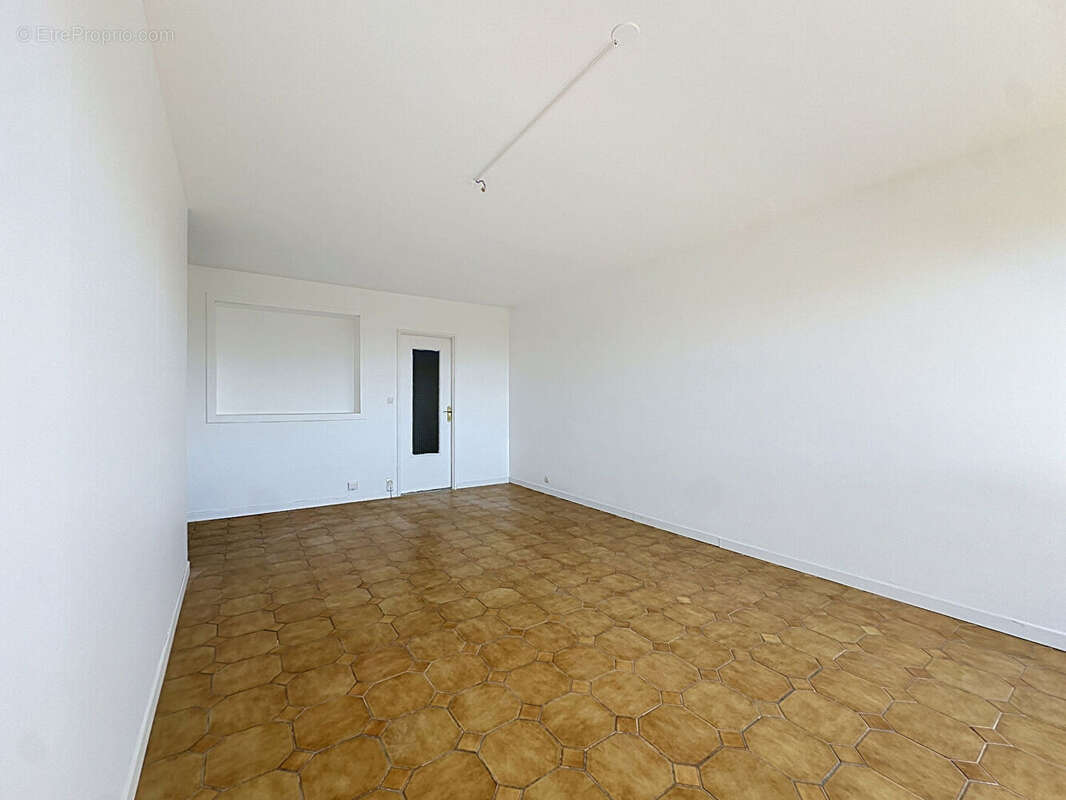 Appartement Rillieux La Pape 6 pièce(s) 132.56m2 - photo 4