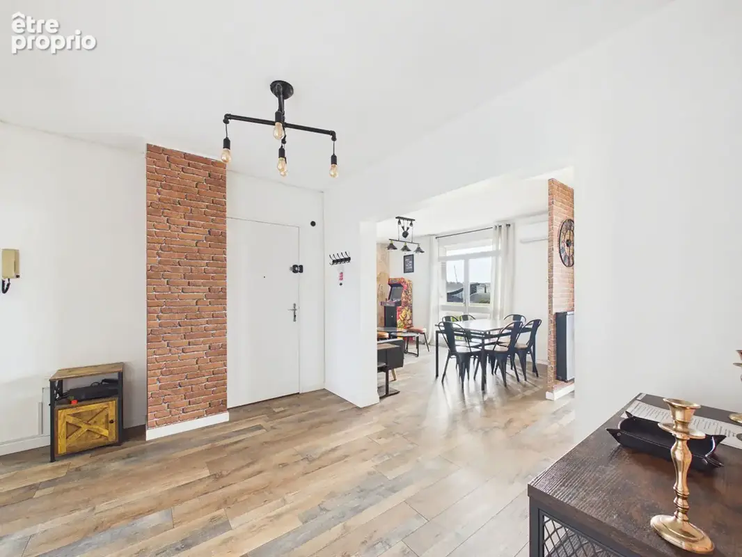 Appartement entièrement rénové T4 de 71 m2 avec balcon et cave - photo 8