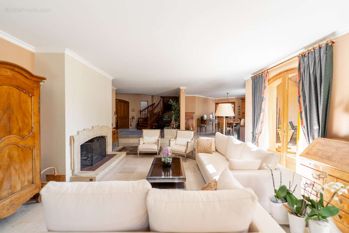 Maison à DIVONNE-LES-BAINS