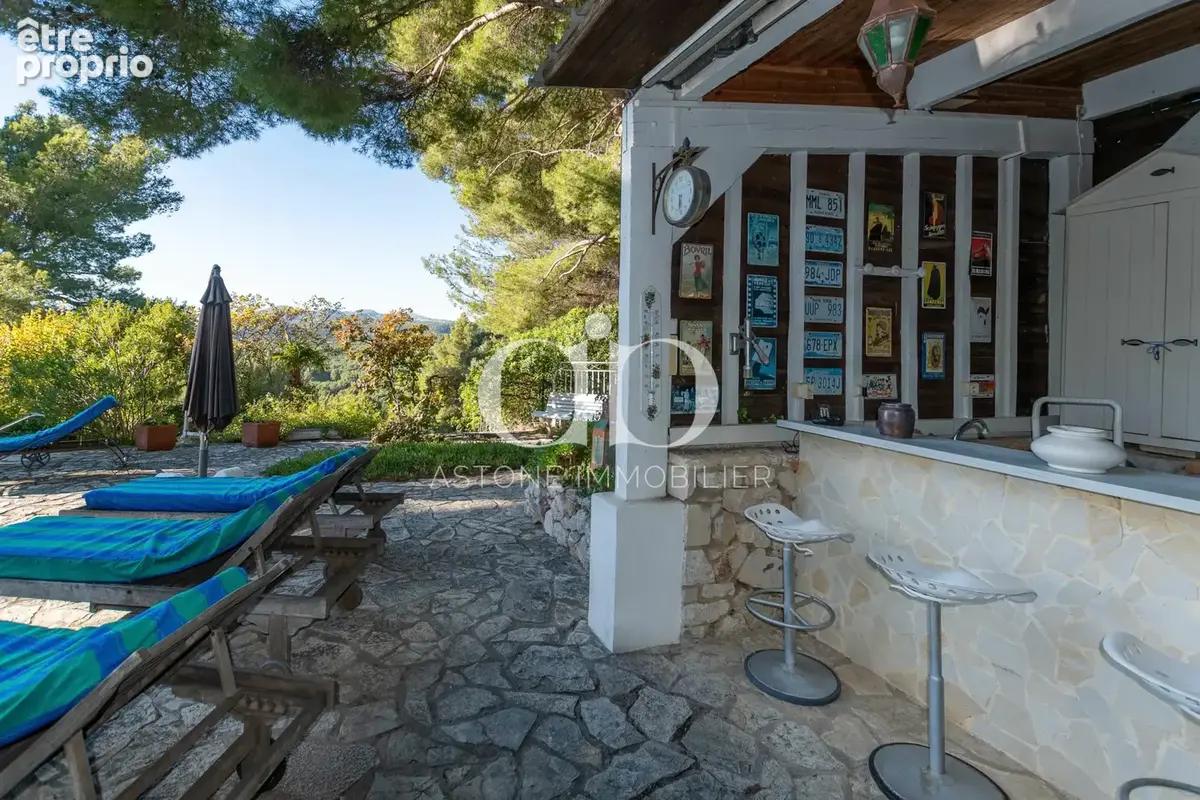 CASSIS - superbe propriété du début du 20ème siècle - photo 30