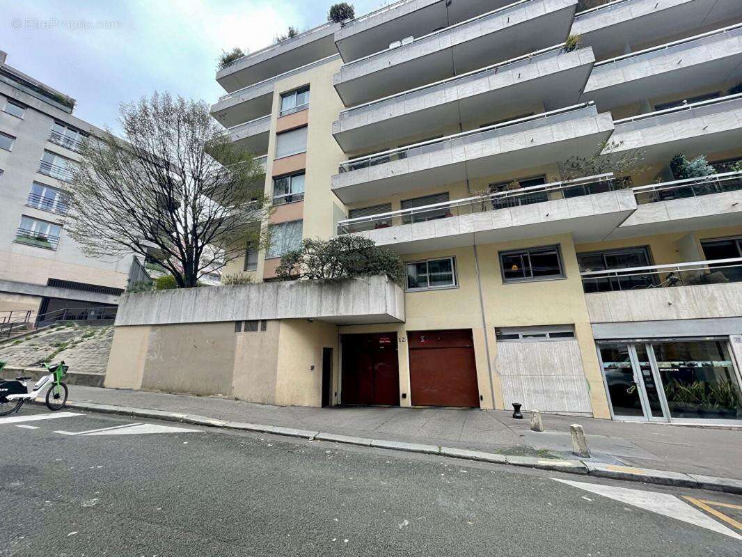 Parking à PARIS-19E