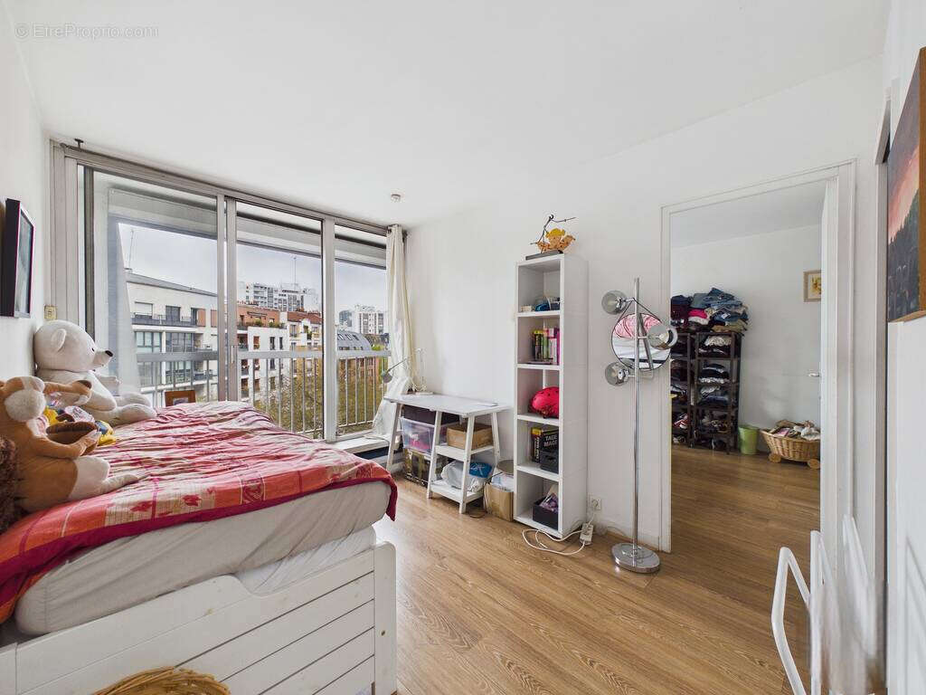 Appartement à PARIS-20E