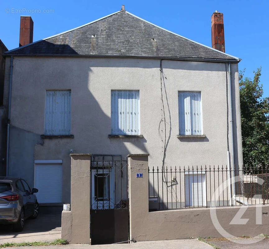 Maison à OUROUX-EN-MORVAN
