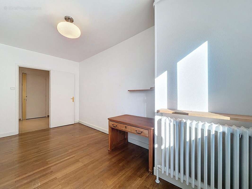 chambre 2 - Appartement à GRENOBLE