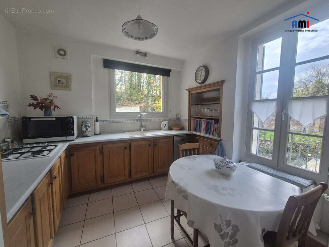 Maison à MOUTIERS-AU-PERCHE