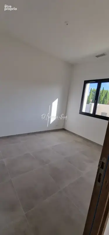 Maison récente Re 2020 de plain pied avec piscine - photo 9