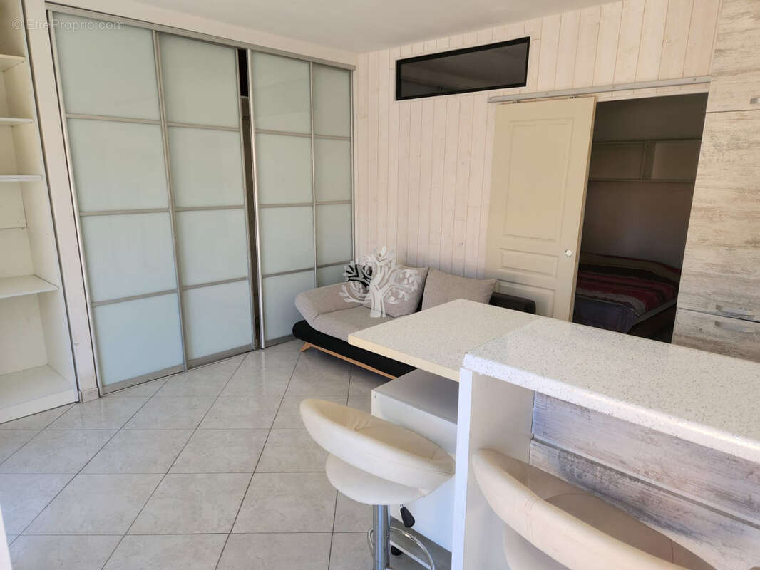 Appartement à SAINT-CYR-SUR-MER