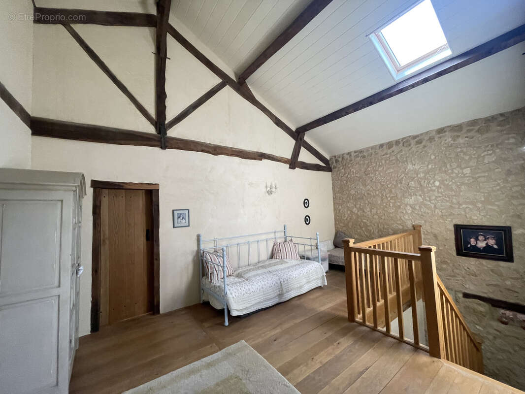 Maison Restaurée avec Goût, Gîte Indépendant, Piscine et Vue sur les Montagnes - photo 16