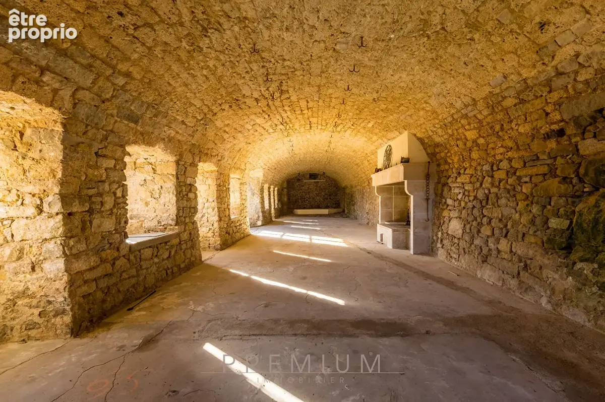 Majestueux Château du XIV siècle. Un Domaine d'Exception aux Portes du Sud - photo 18