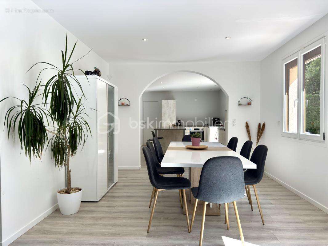 Maison à CHAUCONIN-NEUFMONTIERS