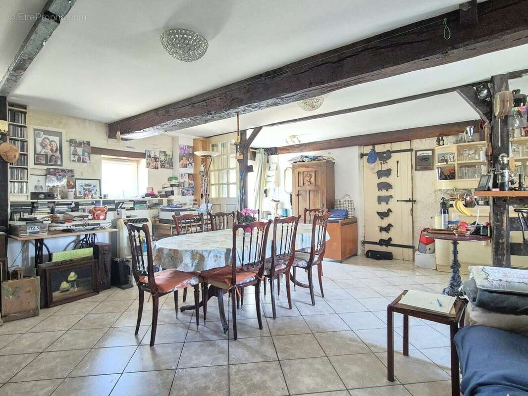 Maison à LA CHAPELLE-GLAIN