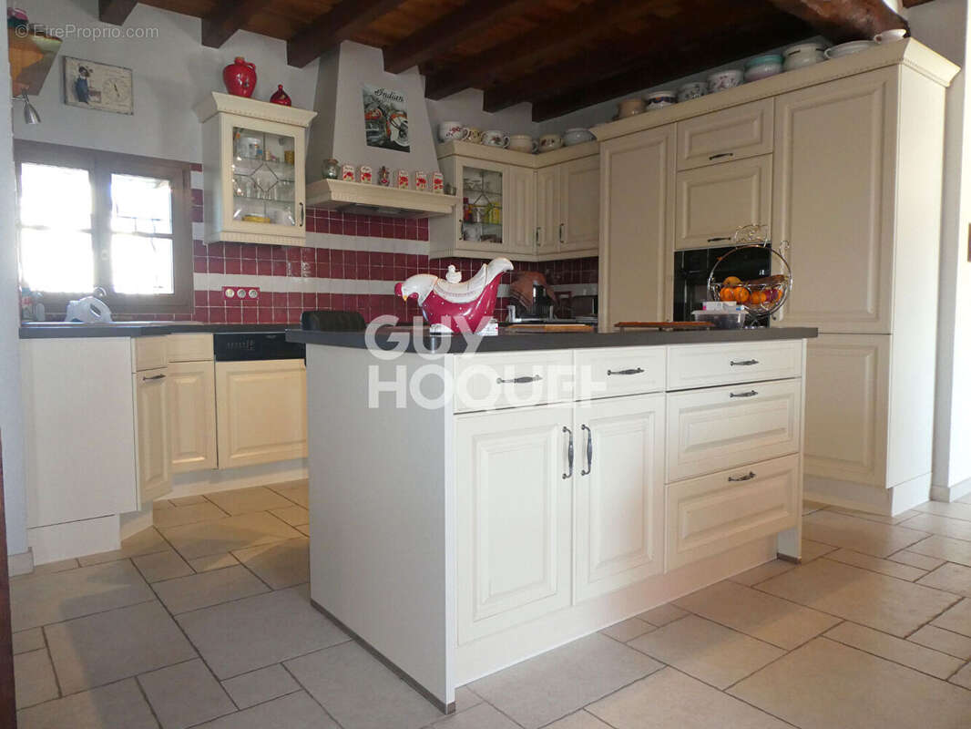 Maison à CHEMILLY-SUR-YONNE