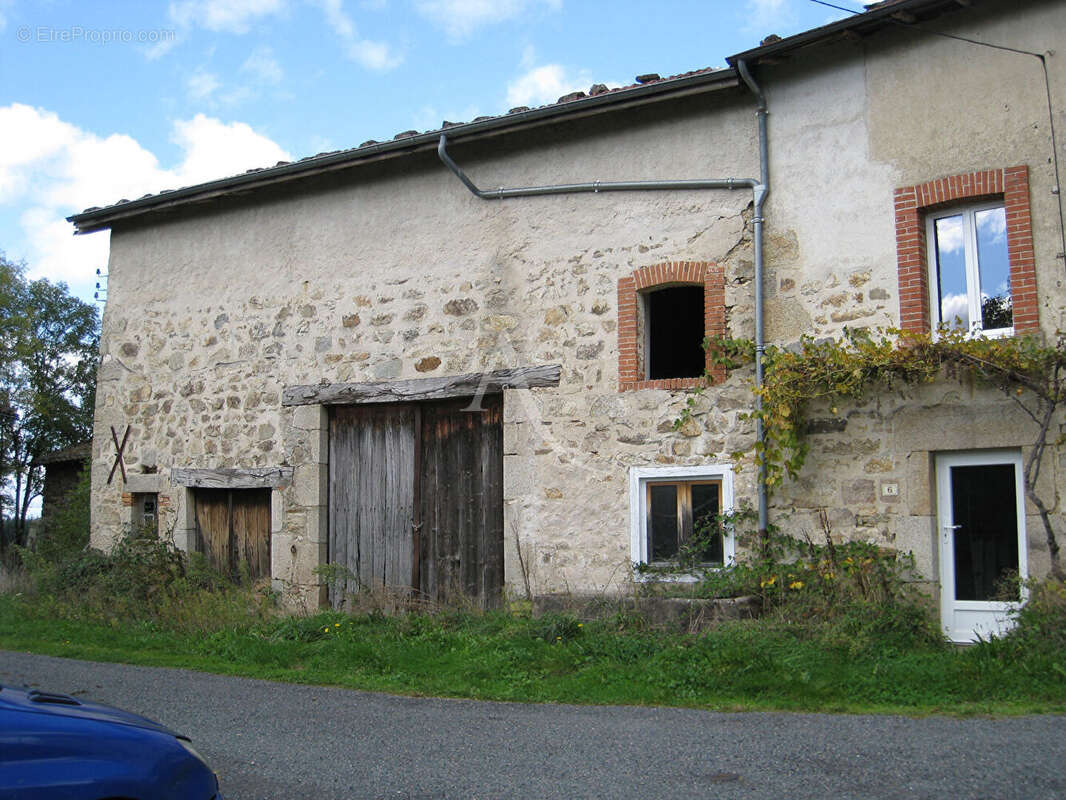 EN VENTE - OLMET - Ensemble immobilier avec maison, grange, atelier, écurie - photo 2