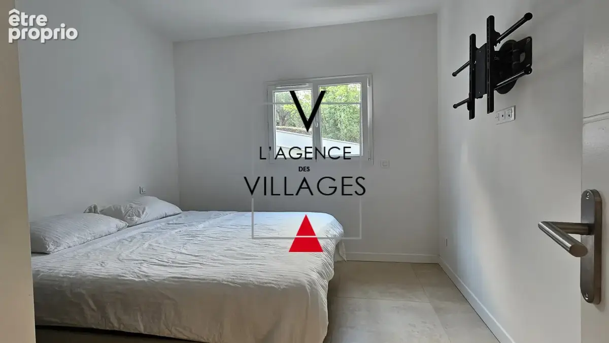 RARE , Bas de villa de plein pied Neuf  avec jardin privatif de 450M 2 - photo 15