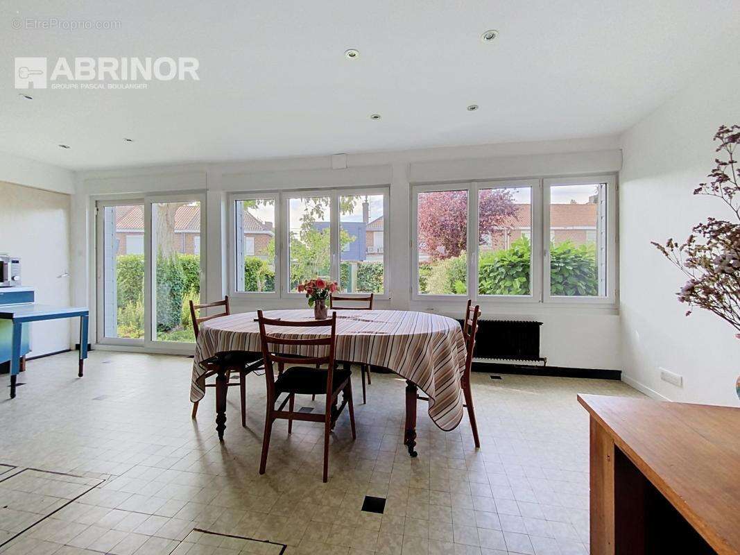 Maison à FACHES-THUMESNIL