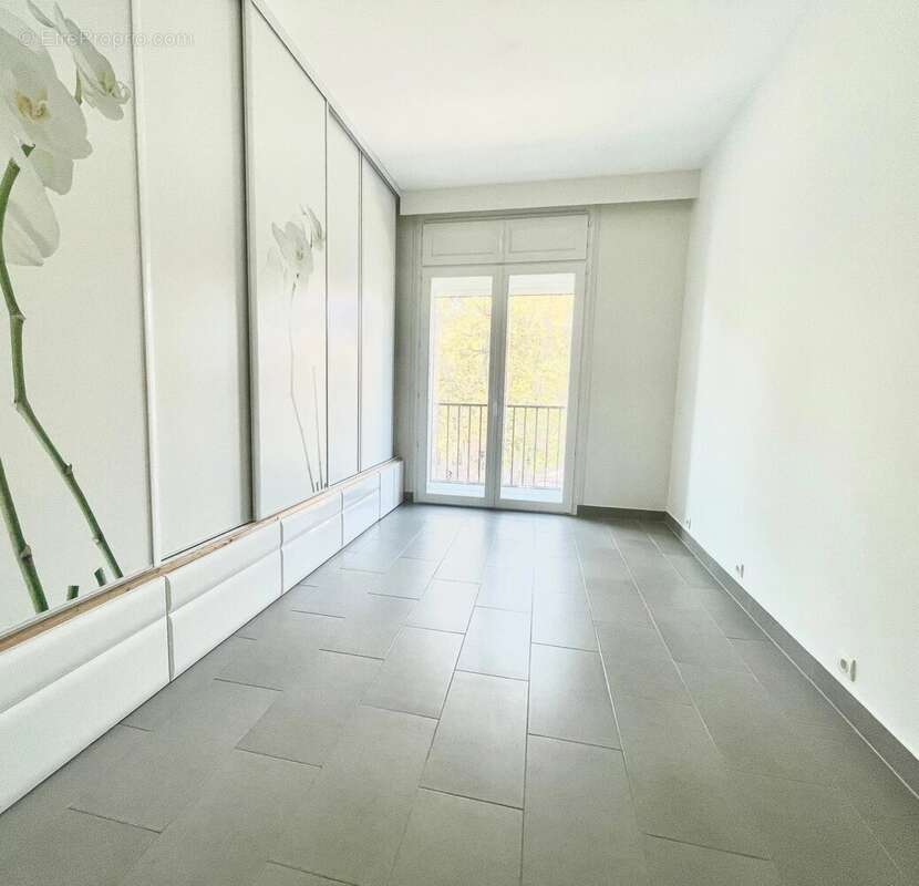 Appartement à MARSEILLE-2E