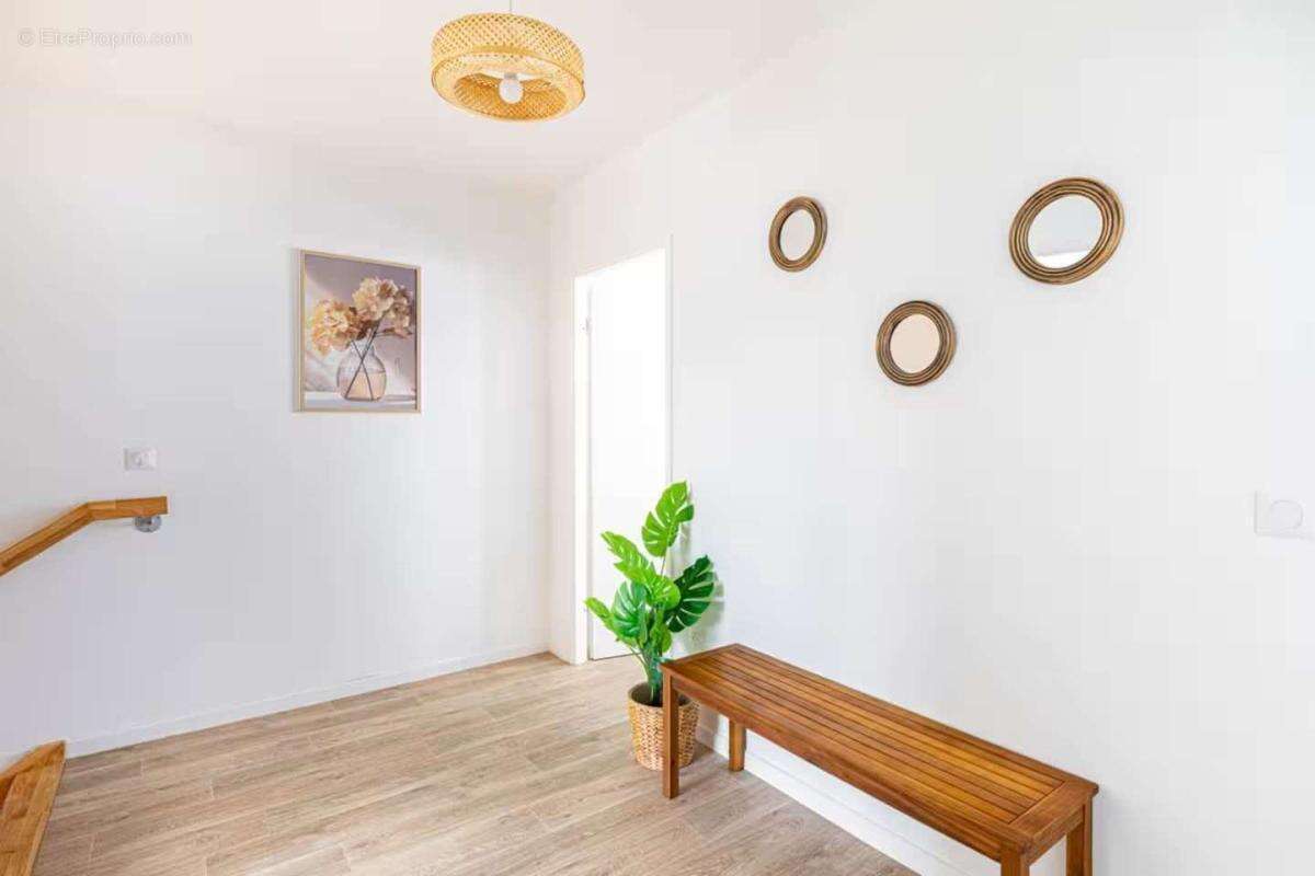 Romainvile - duplex meublé 85m² - 3ch -terrasses & parking - photo 8