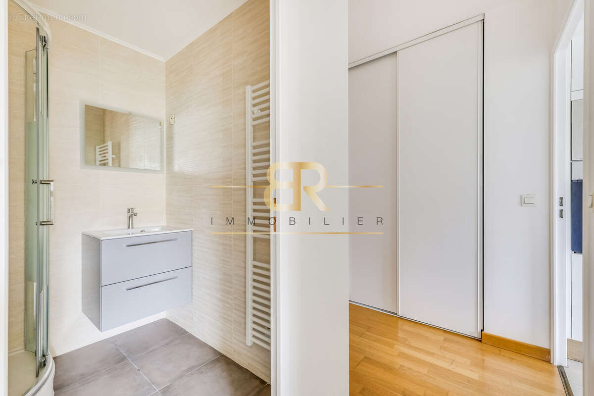 Coup de cœur   appartement lumineux avec ascenseur et 2 places de parking, rare sur le secteur - photo 15
