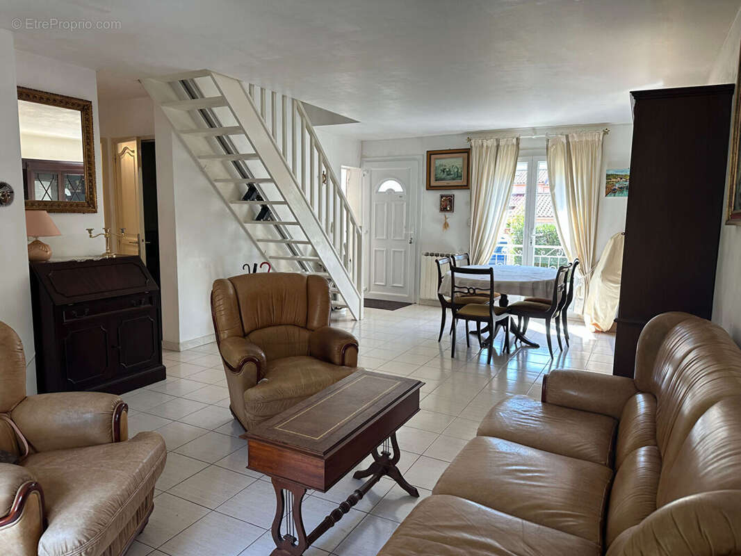 Maison à LA LONDE-LES-MAURES