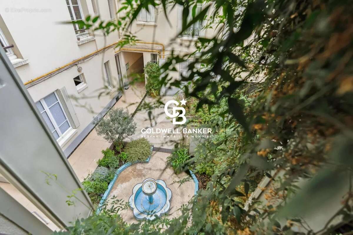 Appartement à PARIS-7E