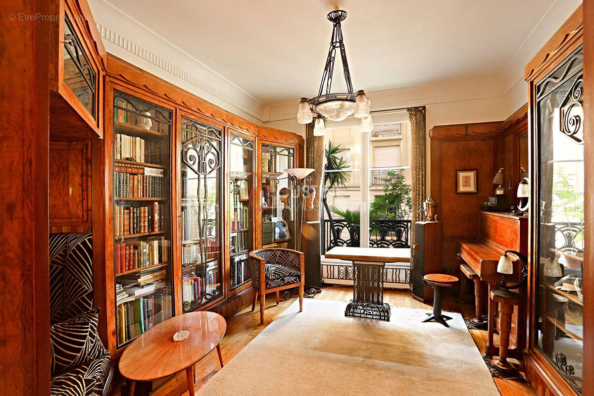 Appartement à PARIS-18E