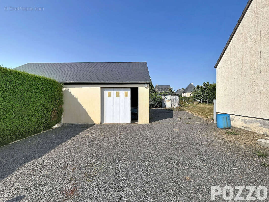 A Vendre -  Isigny Le Buat - Maison 4 pièce(s) 104 m² - photo 12
