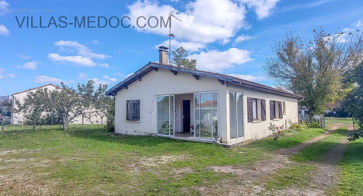 Maison à VENDAYS-MONTALIVET