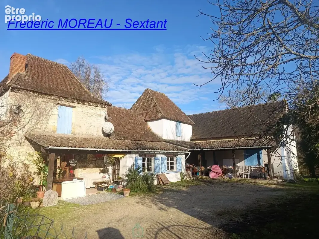 Ensemble immobilier de plus de 20 pièces, avec plus de 500m2 dévelloppés et plus de 13000m2 de terrain - photo 4
