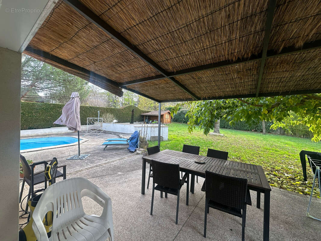 Maison à COMMELLE-VERNAY