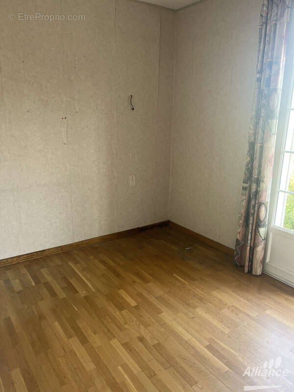 Nouveau maison de plain pied avec trois chambres - photo 4