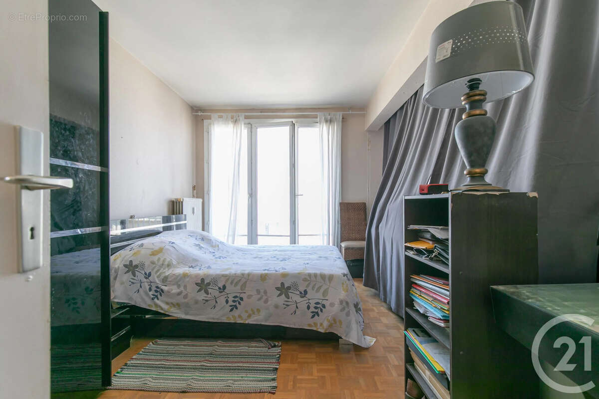 Appartement à SAINT-MAUR-DES-FOSSES
